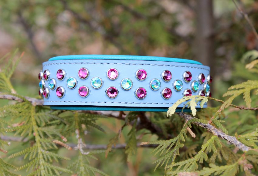 Baby Blue diamond leather collar